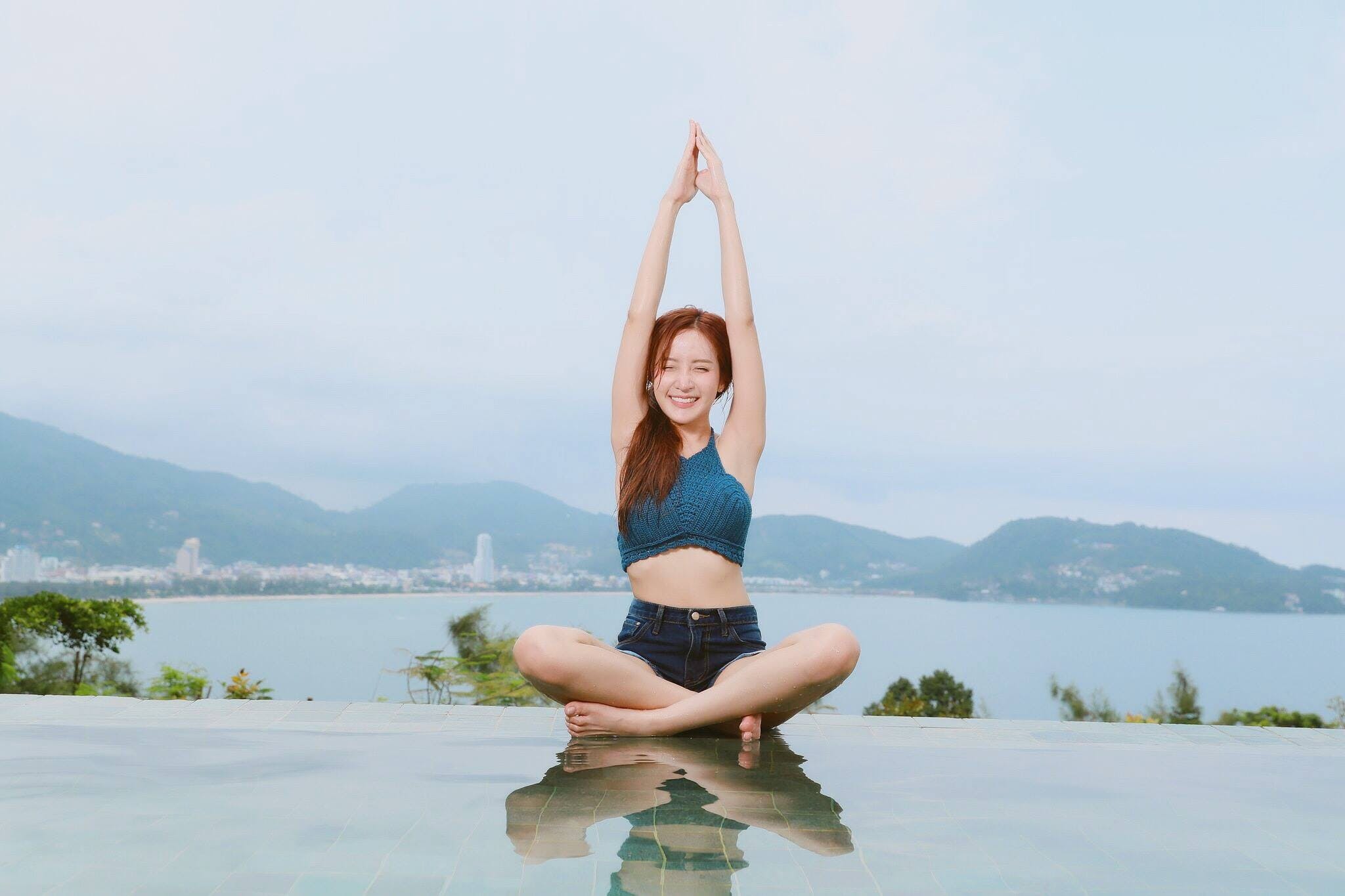 Yoga For Mindful Strength: Connecting Body and Mind